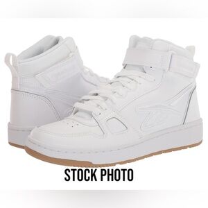 Reebok White Unisex M 9.5/W 11 Resonator Mid Basketball Shoes Worn Twice